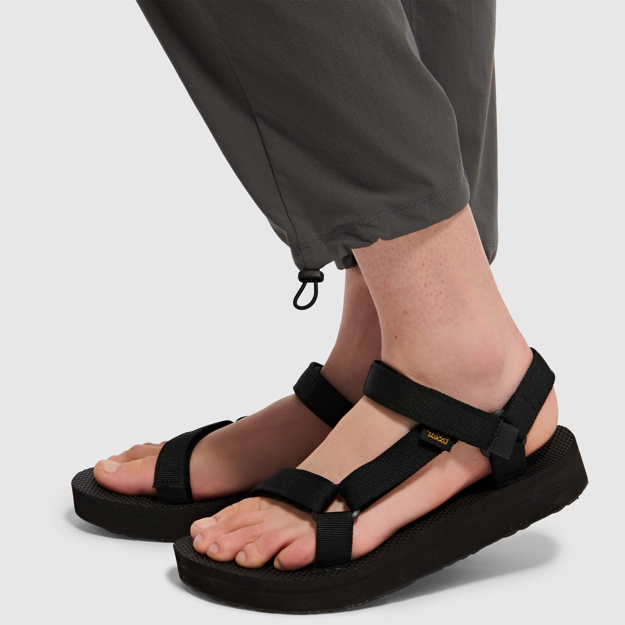 BlackStrap Women's Approach Pant with drawstring #color_smoldered