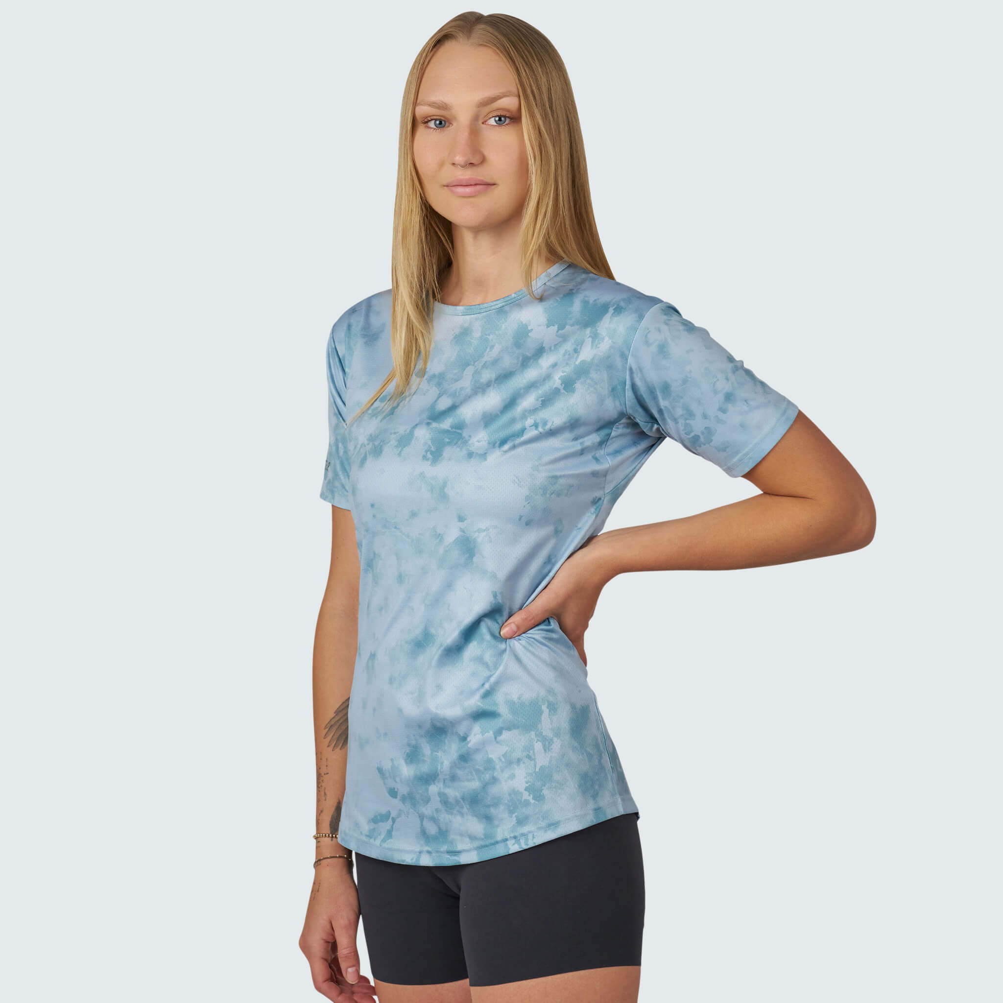 Women's Voyage Tee Shirt BlackStrap #color_tie dye juniper