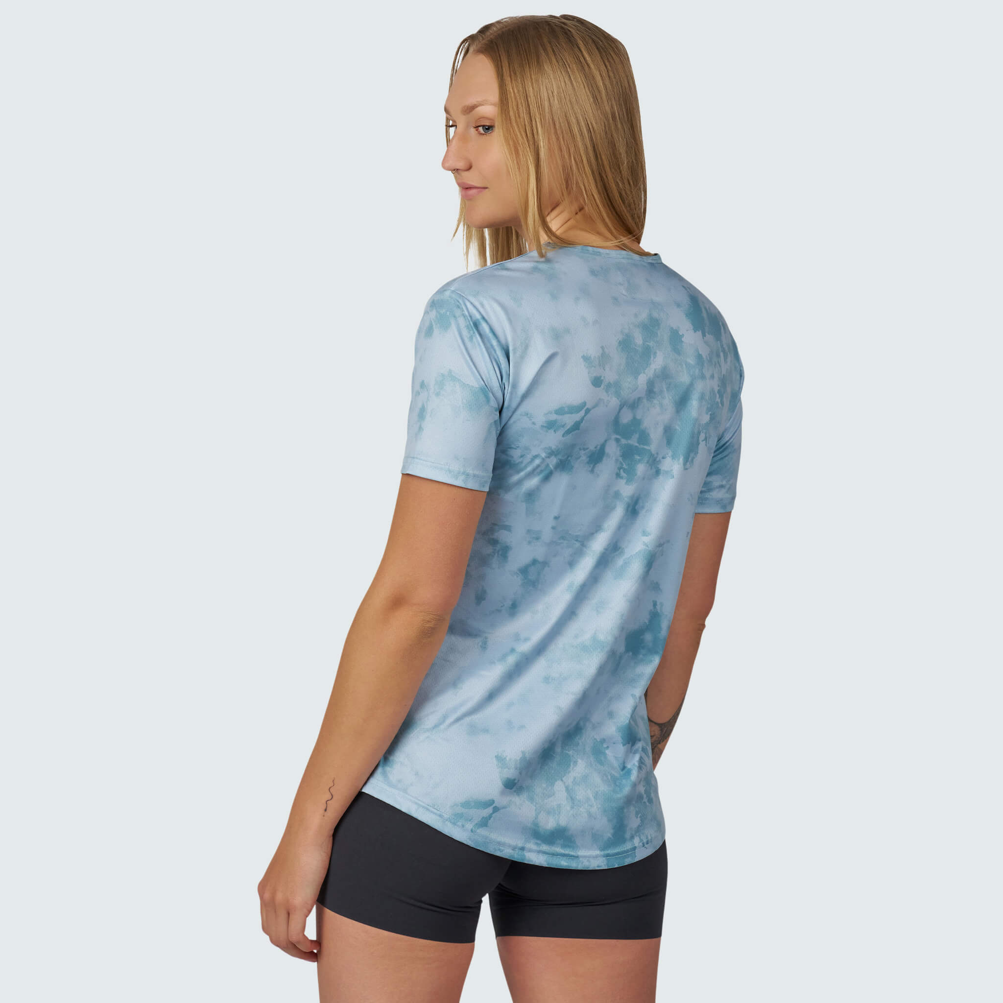 Women's Voyage Tee Shirt BlackStrap #color_tie-dye-juniper